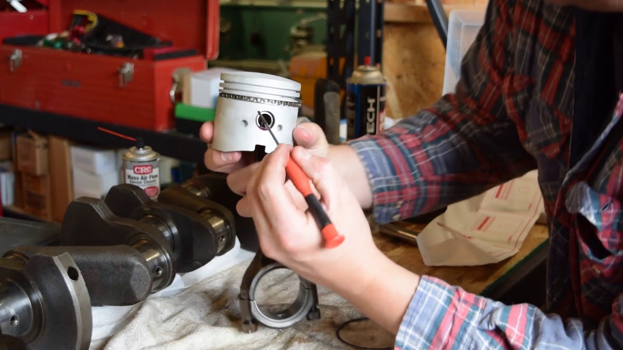 1947 Ford 8N Tractor Rebuild Part 7 :Pistons