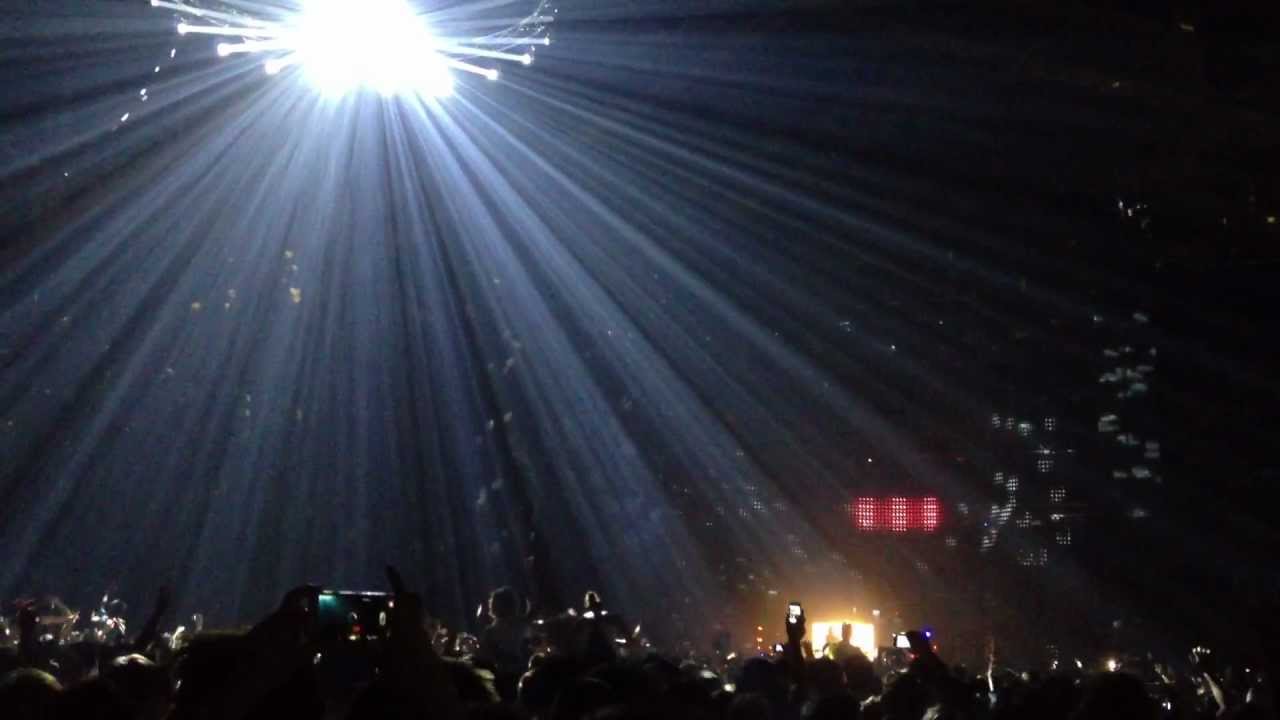 Justice @ Halle Tony Garnier (Lyon) 25.05.12 (On 'n' On, NY Excuse vs DVNO, Phantom2, Parade, End)