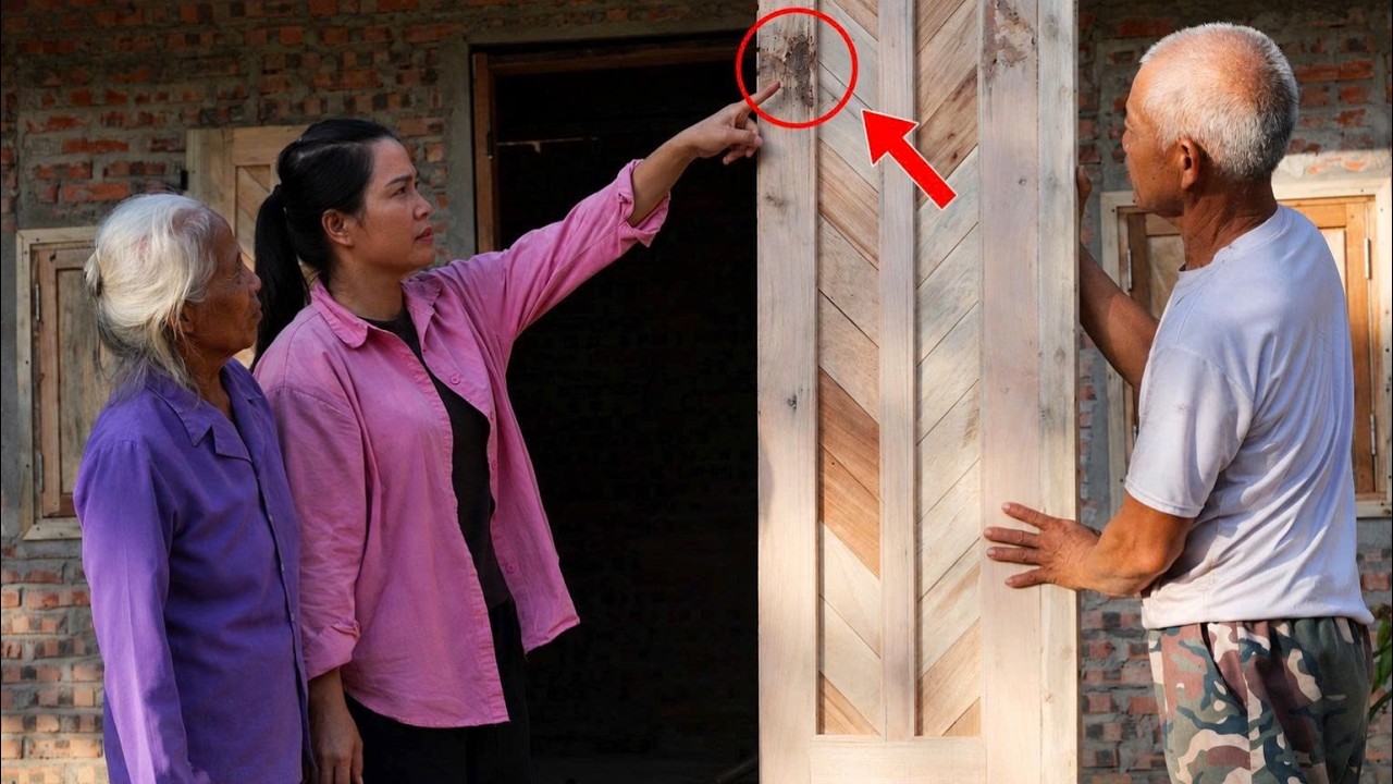 Elly Spots Something Wrong During the Door Installation &mdash; How Will She Handle It?