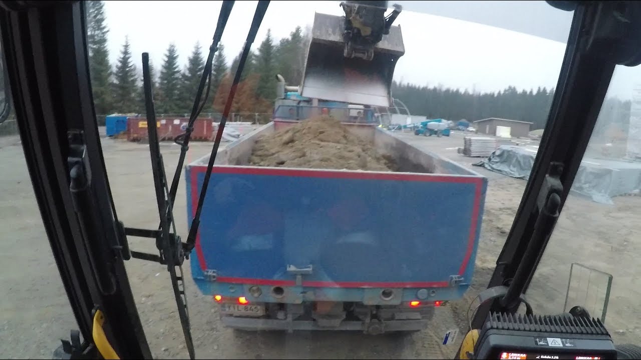 Raksahommia leikkaamattomana Volvo Ew180D 3D Scanlaser