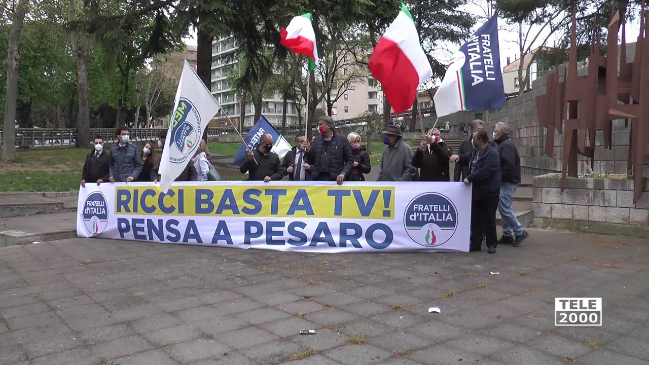 Sicurezza: flash-mob di Fratelli d'Italia a Pesaro