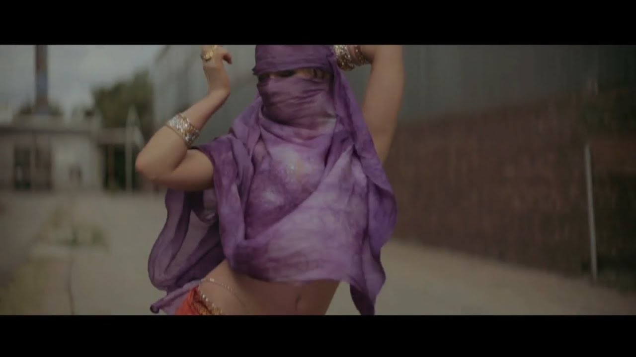 Bricklake - Don't Panic feat. Hooch (Official Music Video)