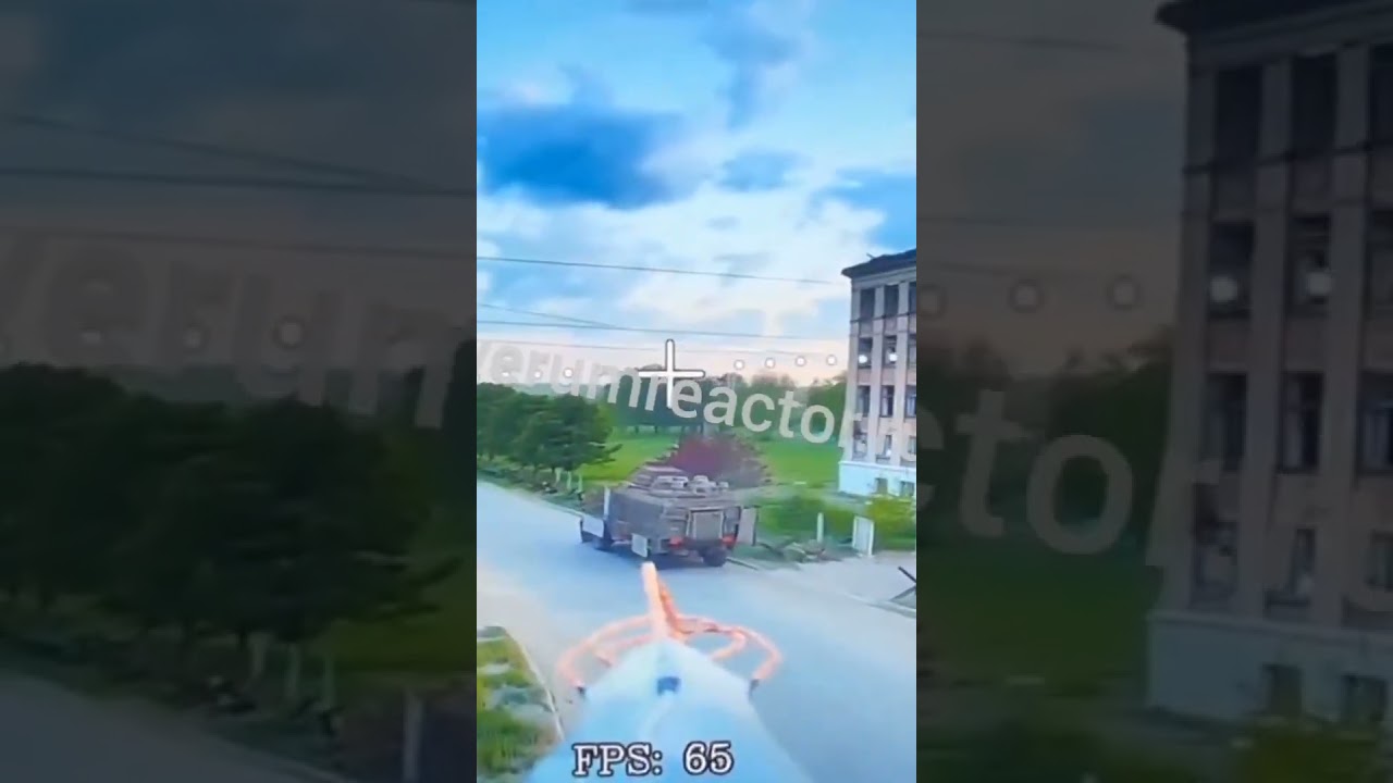 Ataque de drone FPV russo contra MRAP ucraniano