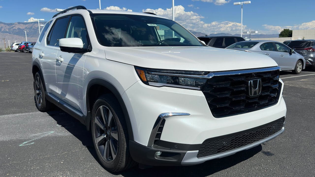 Honda Pilot Elite 2025 года — цвет «Платиновый белый жемчуг» — обзор