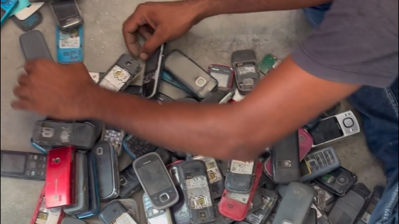 OLD KEYPAD mobile and SCRAP MOBILE BOARD sold out to KABADI WALAH | यसरि बिक्री गरीन्छ पूरानो mobile
