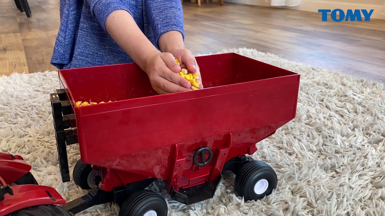 ERTL Farm Toys 1:16 Scale CASE IH Big Farm Puma 170 Tractor with Gravity Wagon