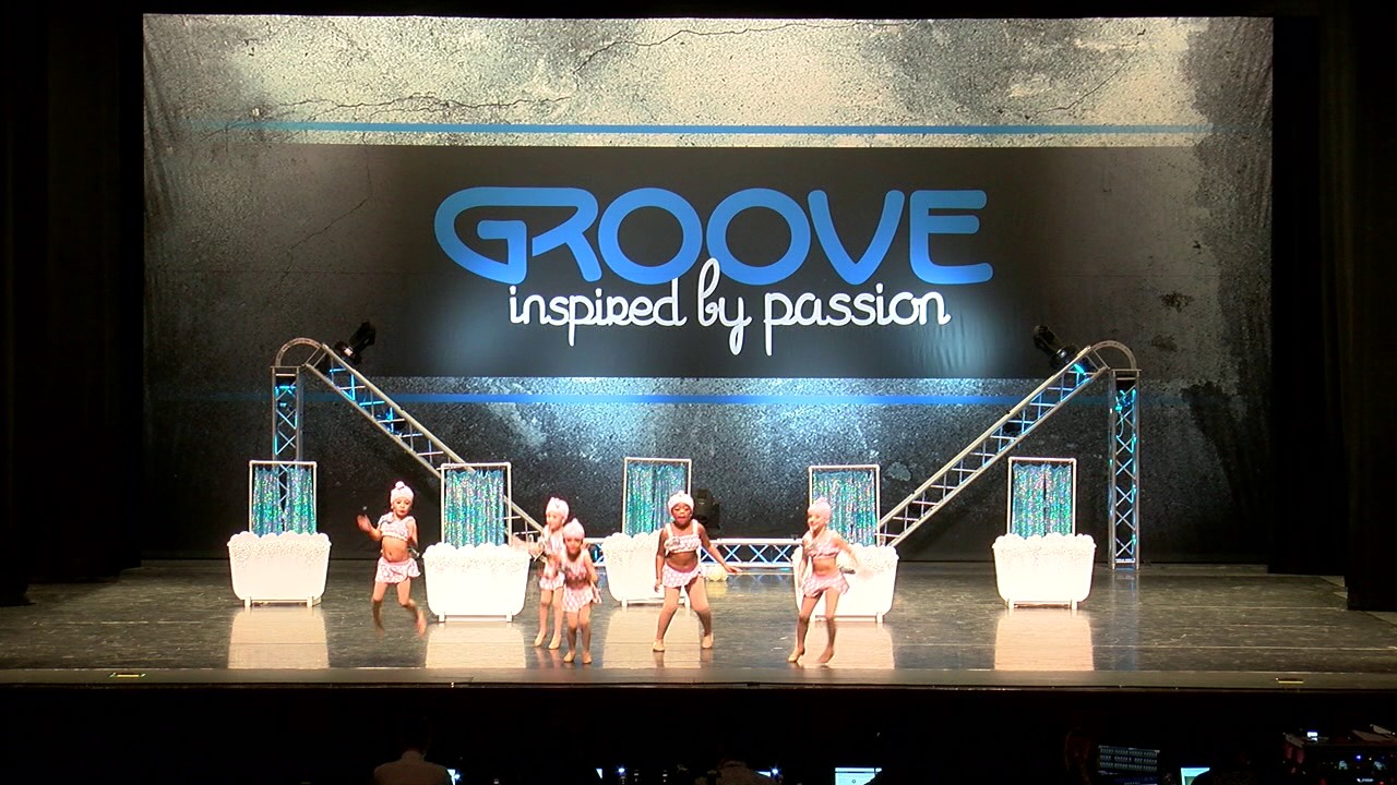 Splish Splash I'm Takin a Bath - Groove Dance Competition 2017