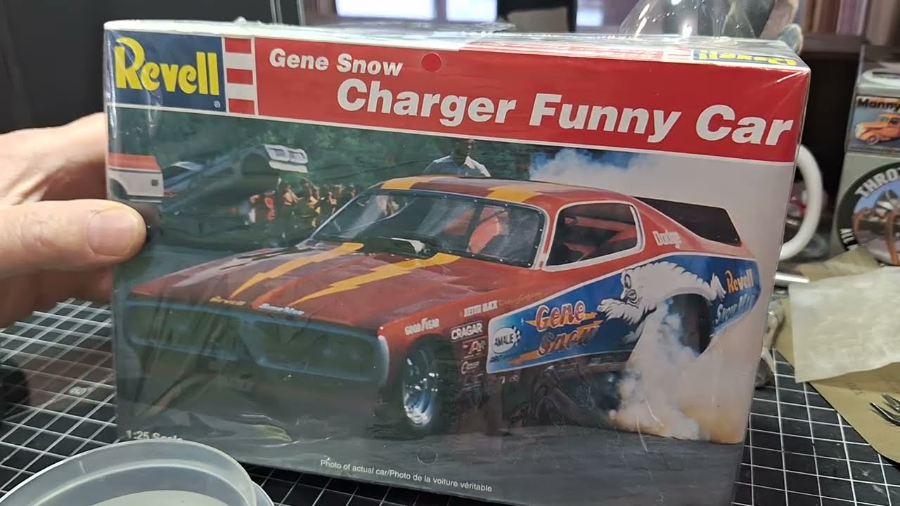 Building Charlie Proite's Pabst Charger funny car #automobile #dragster #funnycar #revell #round2