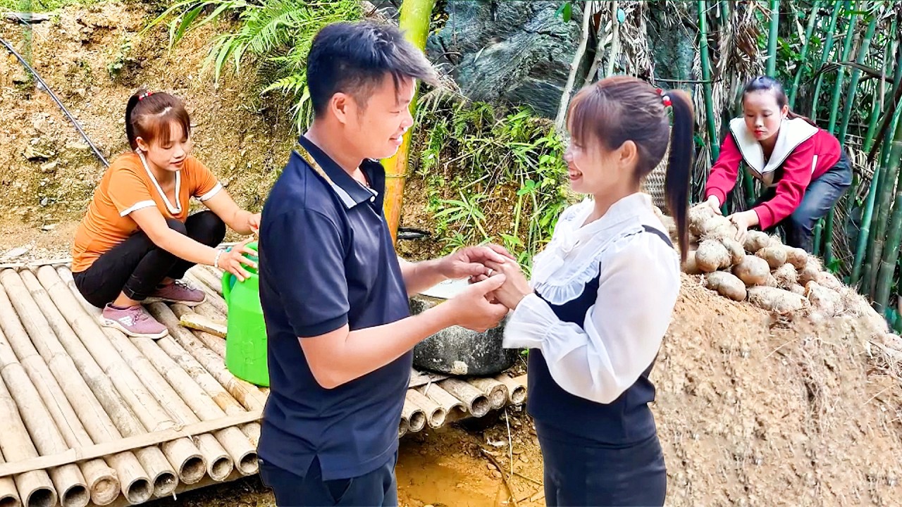 A Self-Sufficient Farm Life Digging Wild Sweet Potatoes and Welcoming Him Home