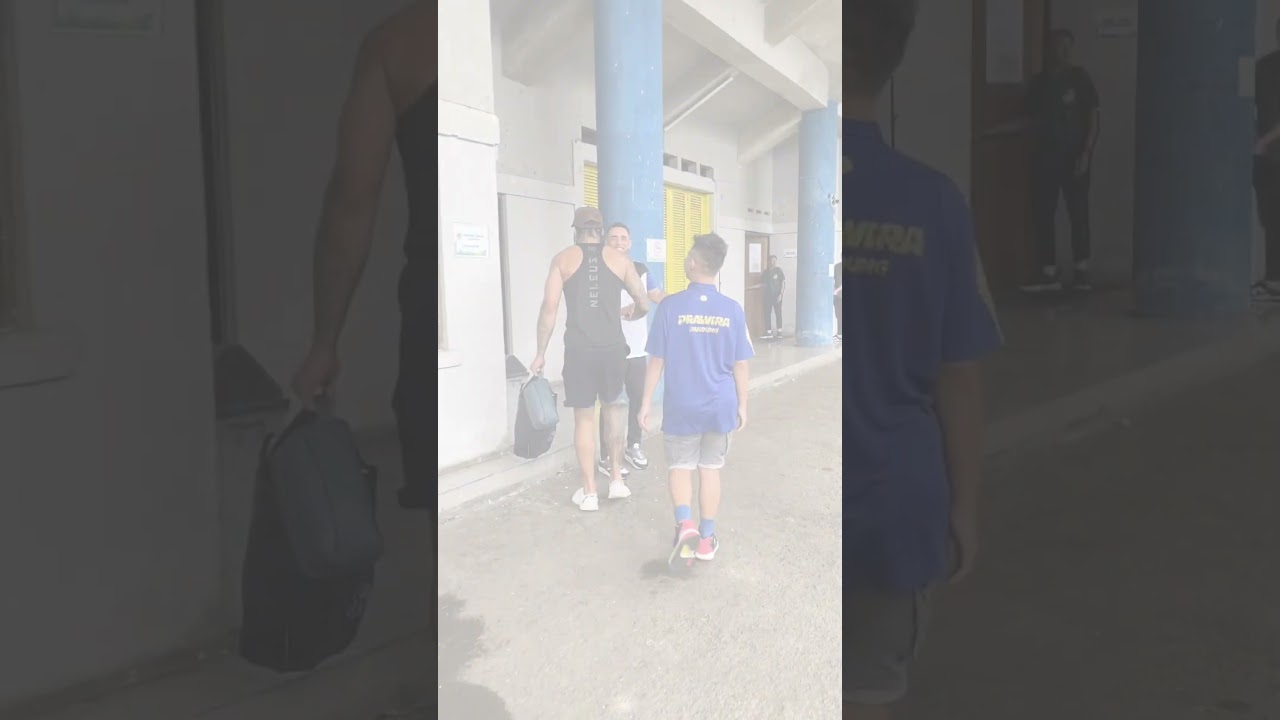 Precious moment when B arrived at C-Tra (again) 🥺💙 #BandungPride #PRAWIRAOnShorts #BrandoneFrancis