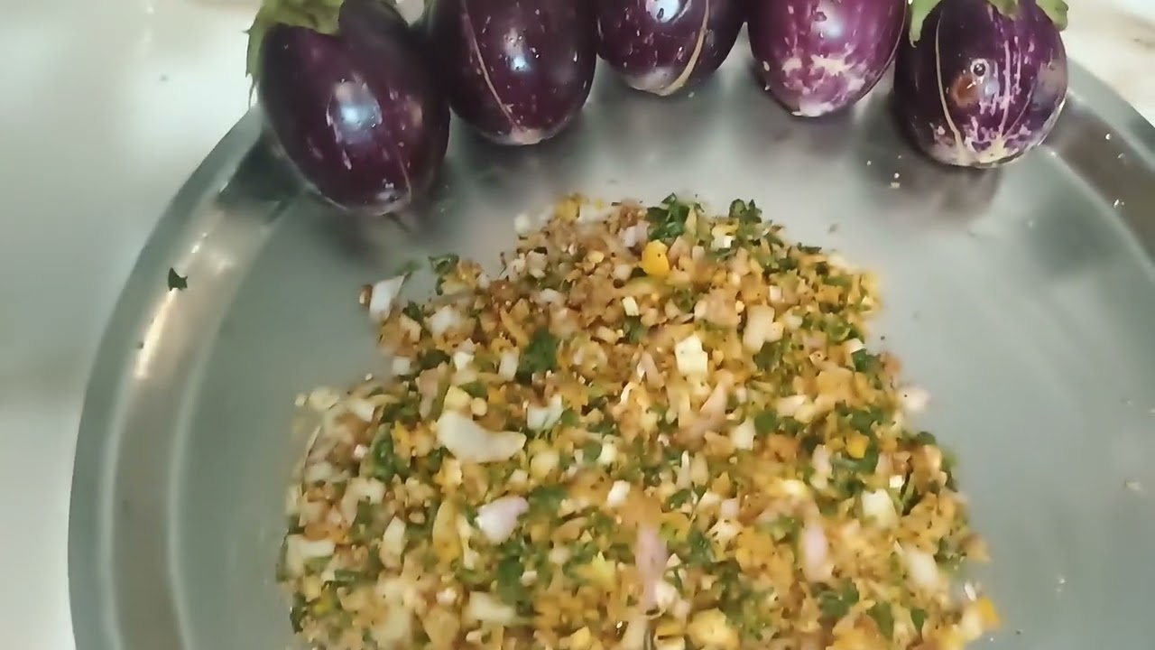 एकदा अशी भरली वांगी करून तर बघा.. 😋#bharalvang#maharatrian #marathi #cookingideas #zatpatrecipe 