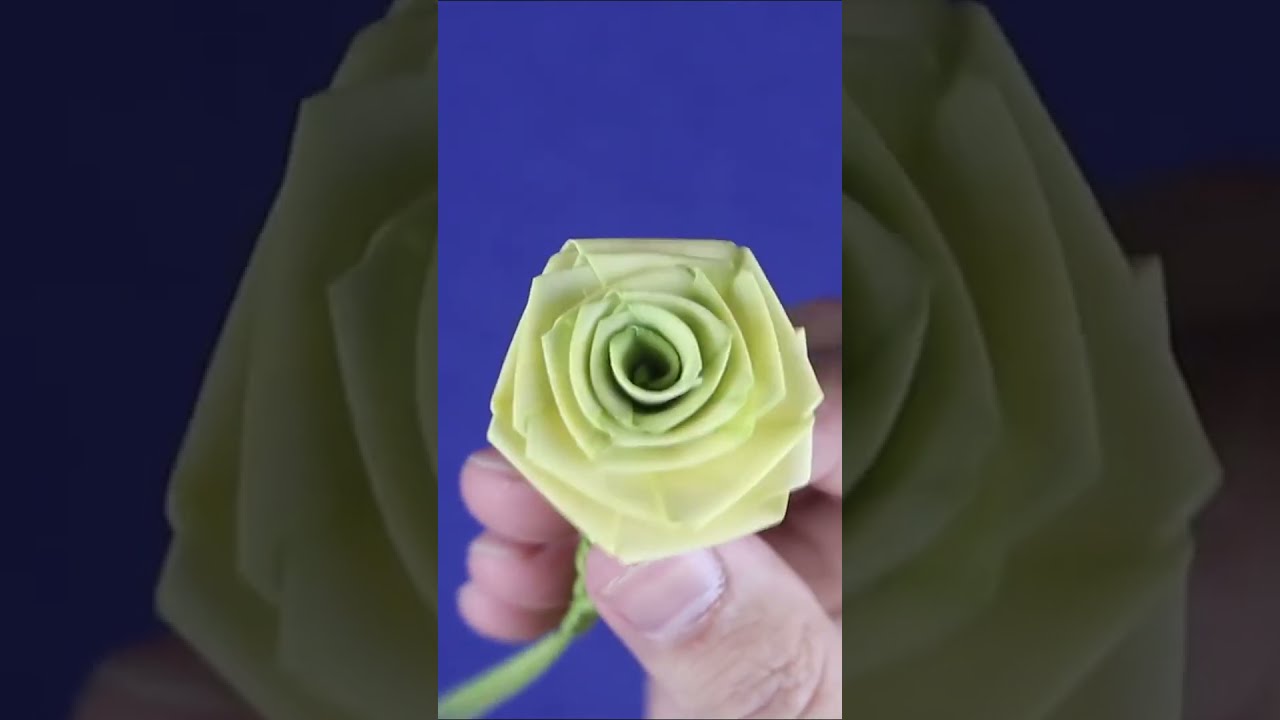 عمل وردة بالسعف   احد الشعانين