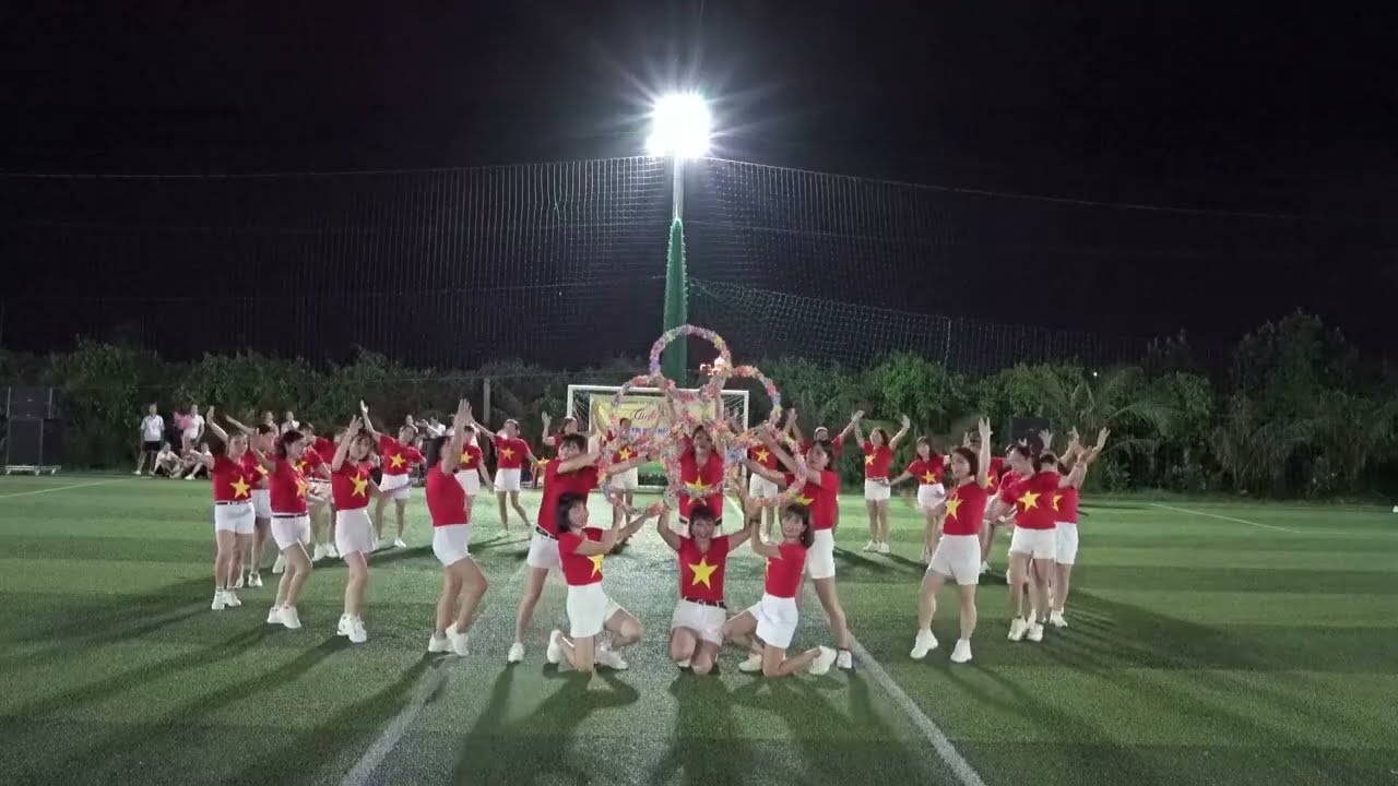 LK Cuộc đời vẫn đẹp sao - Nối vòng tay lớn _ CLB khiêu vũ TT thôn Đông, Kim Nỗ, Đông Anh, Hà Nội.
