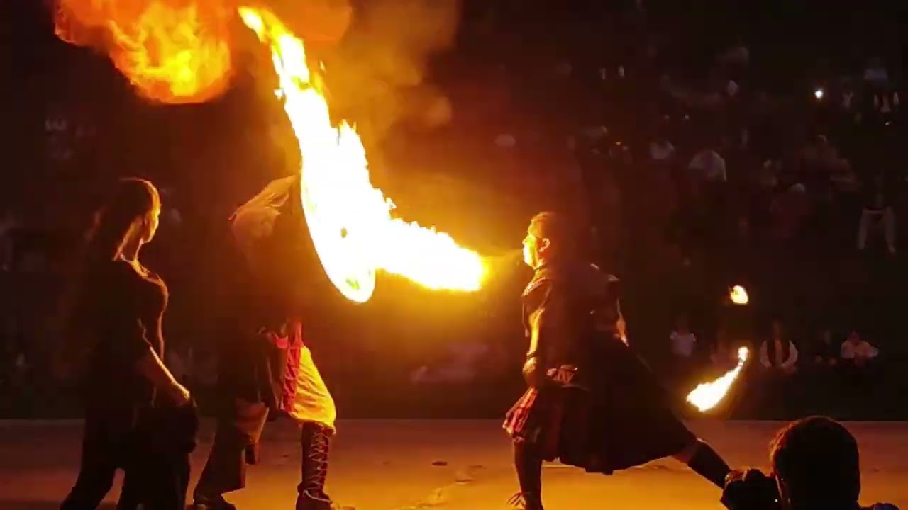 Vidéo cracheur de flammes et archanteur