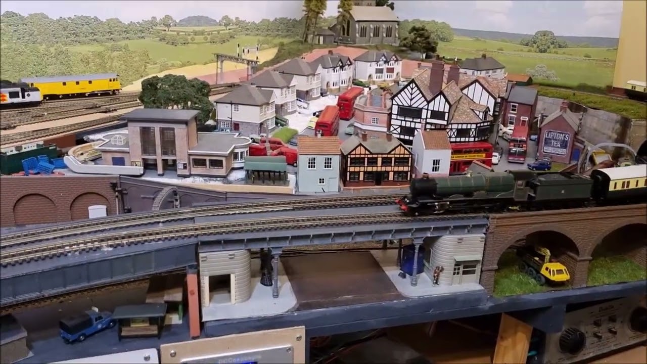GWR King and Hall Locomotives visiting Newton Broadway