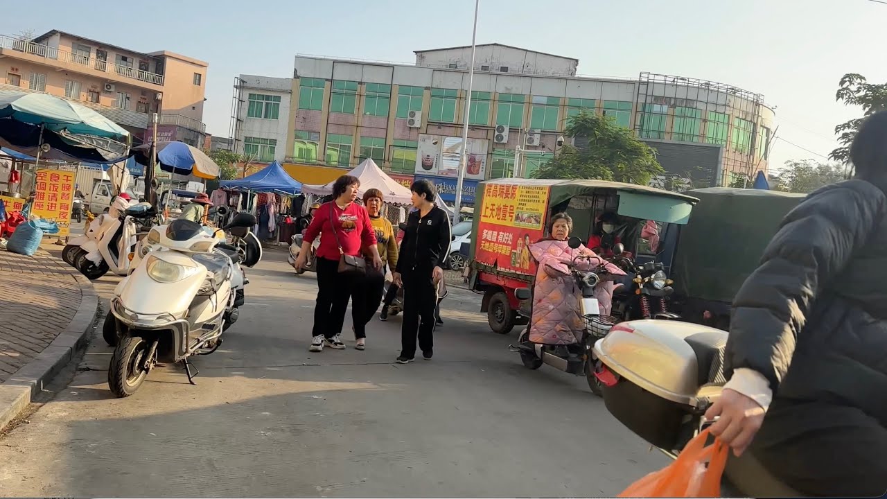 廣東陽西縣，傳統的集市，特色小吃廣東腸粉，味道太好了
