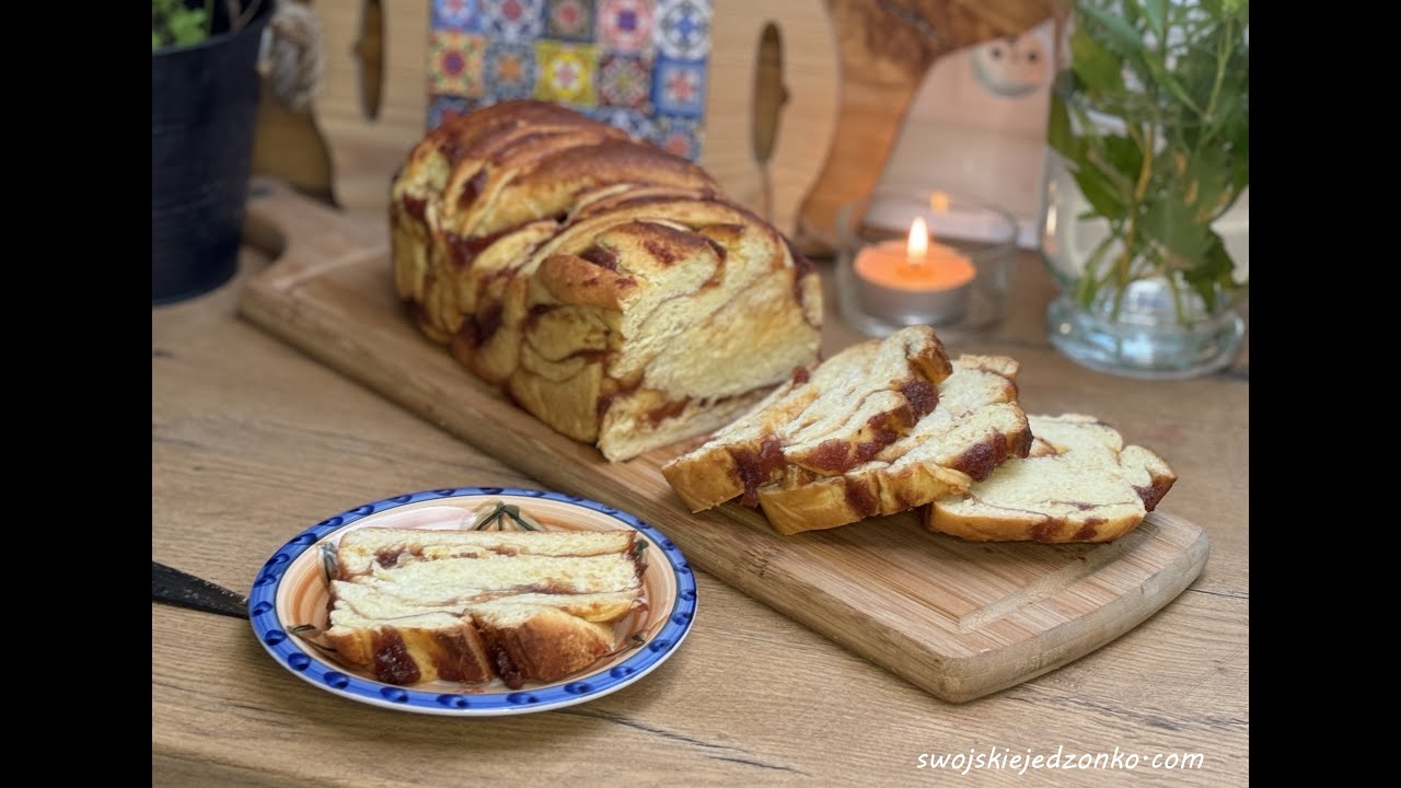 Drożdżowa strucla z dżemem, prosty przepis na coś pysznego do kawy 