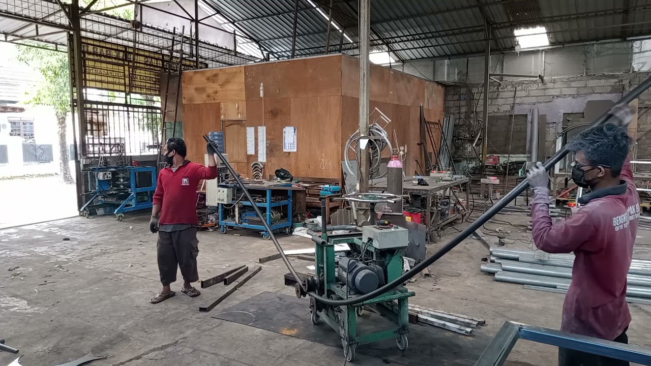 rol pipa tangga putar spiral