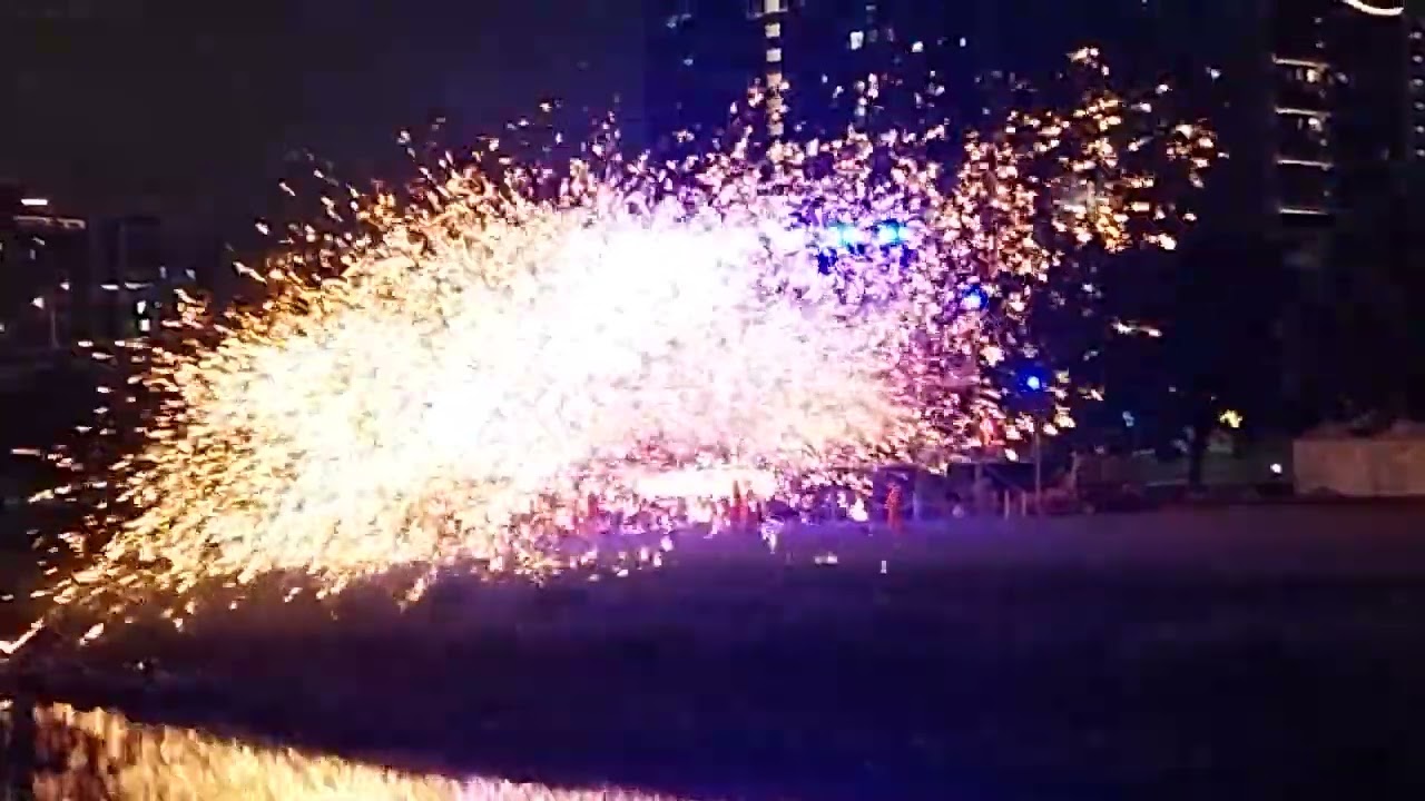 山西打鐵花越打越發