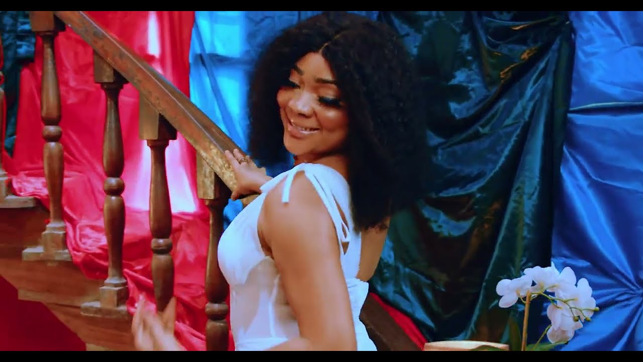 Adolphe Dominguez - Patient Musaka - feat. Blaise BULA  (Clip Officiel)