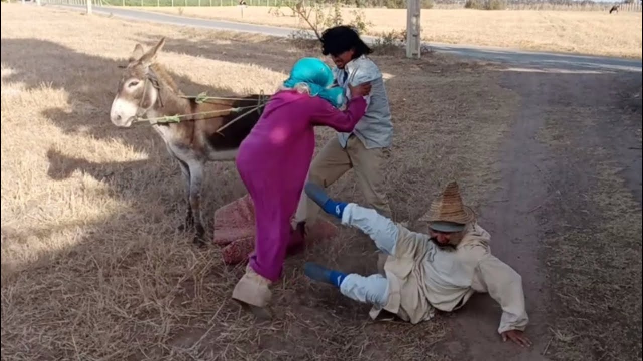 بزااف مع هاد خوتنا والله إتا الهربة معاهم🤣 أحسن كوميديا غادي تفرج فيها 😁🤣🤣🤣
