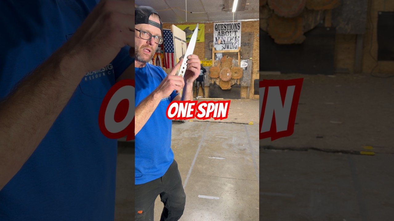 Center Cut, 7 Meters, One Spin #knifethrowing #throweveryday #throwbetter #fulltangclan #accuracy