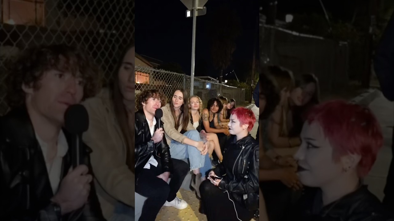 She wanted to kiss 20 people 🤯 #santabarbara #ucsb #ucsantabarbara #deltopia #kiss #streetinterview