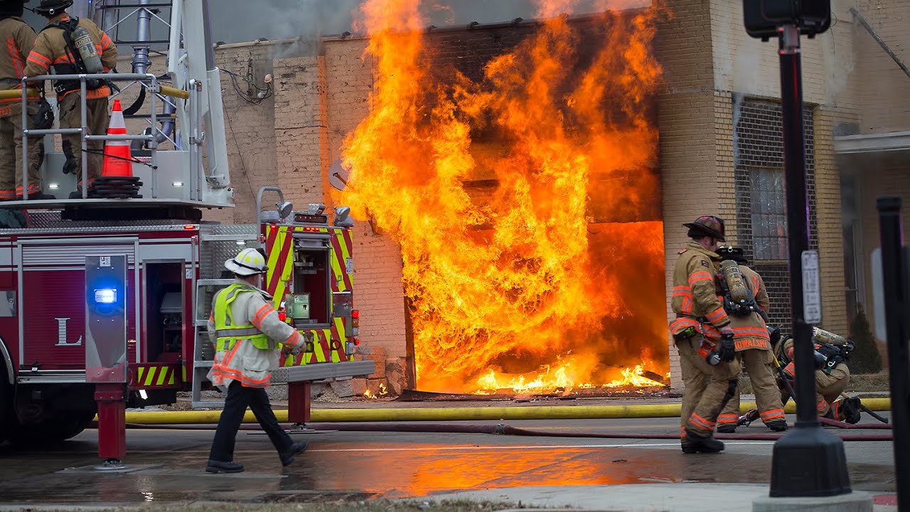 Fire at Llanito's Auto shop
