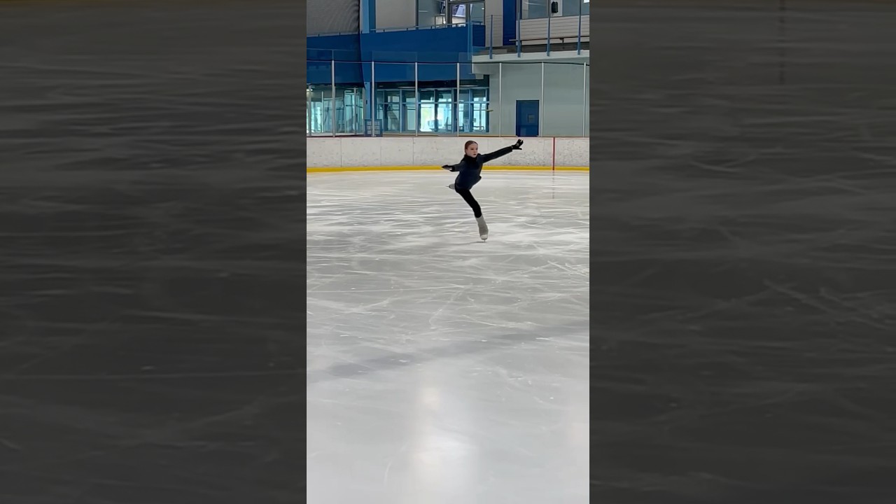 Double loop double loop! #figureskating #doubleloop