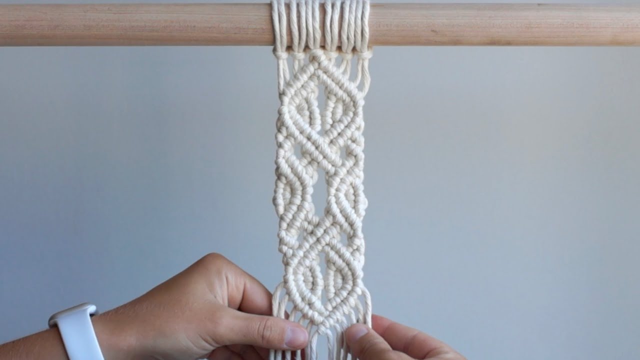 DIY Macrame Tutorial/Mini Wall Hanging - Intermediate Pattern Using Double Half Hitch Knots!