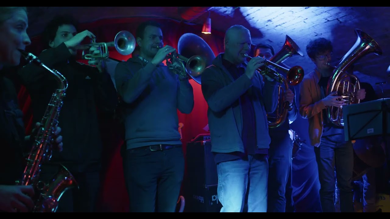 Orkestar Budimpešta   Hora din Petroșnița Live@Underbar Budapest