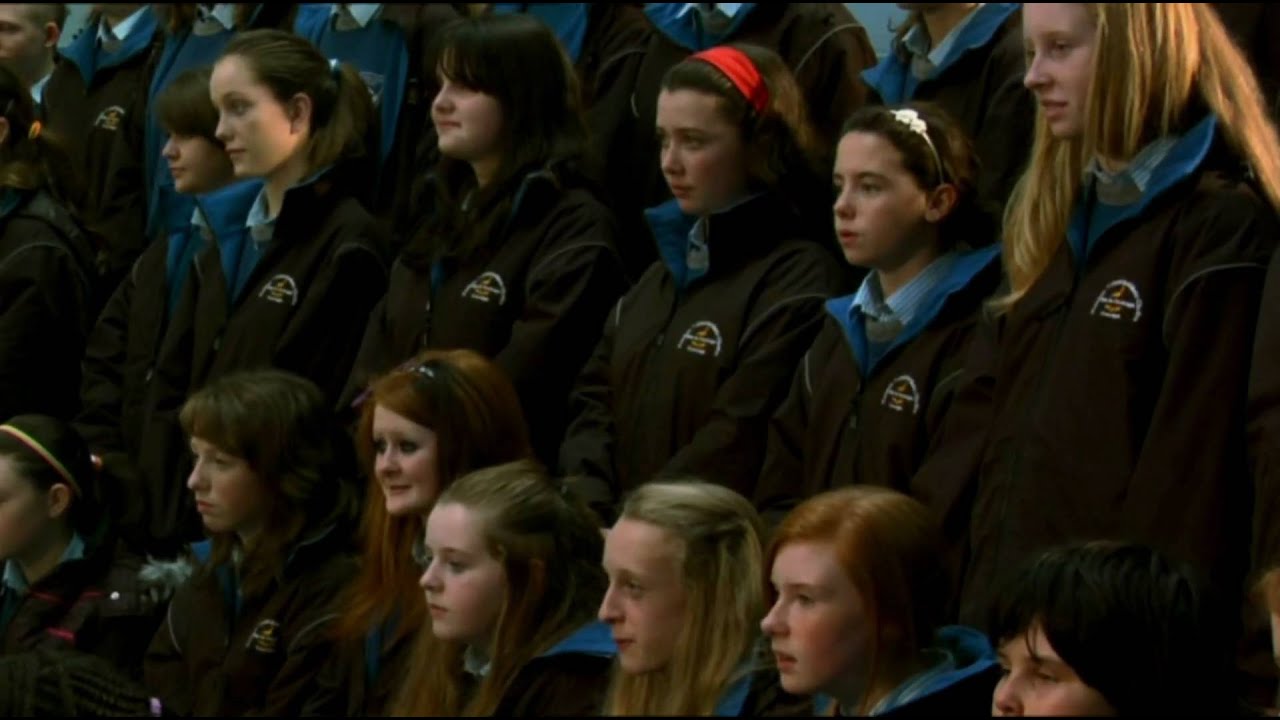 Silent Night - John Spillane with the choir of Col&aacute;iste Choilm