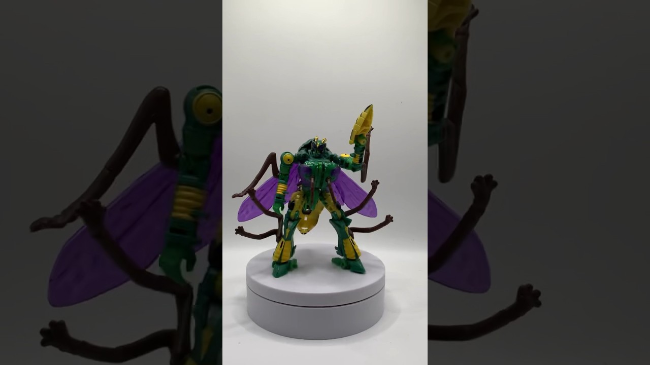 Transformers WFC Kingdom Waspinator