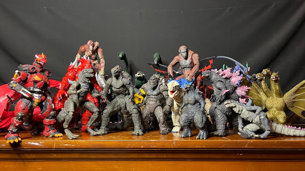 Reviewing my custom Godzilla and another  figures