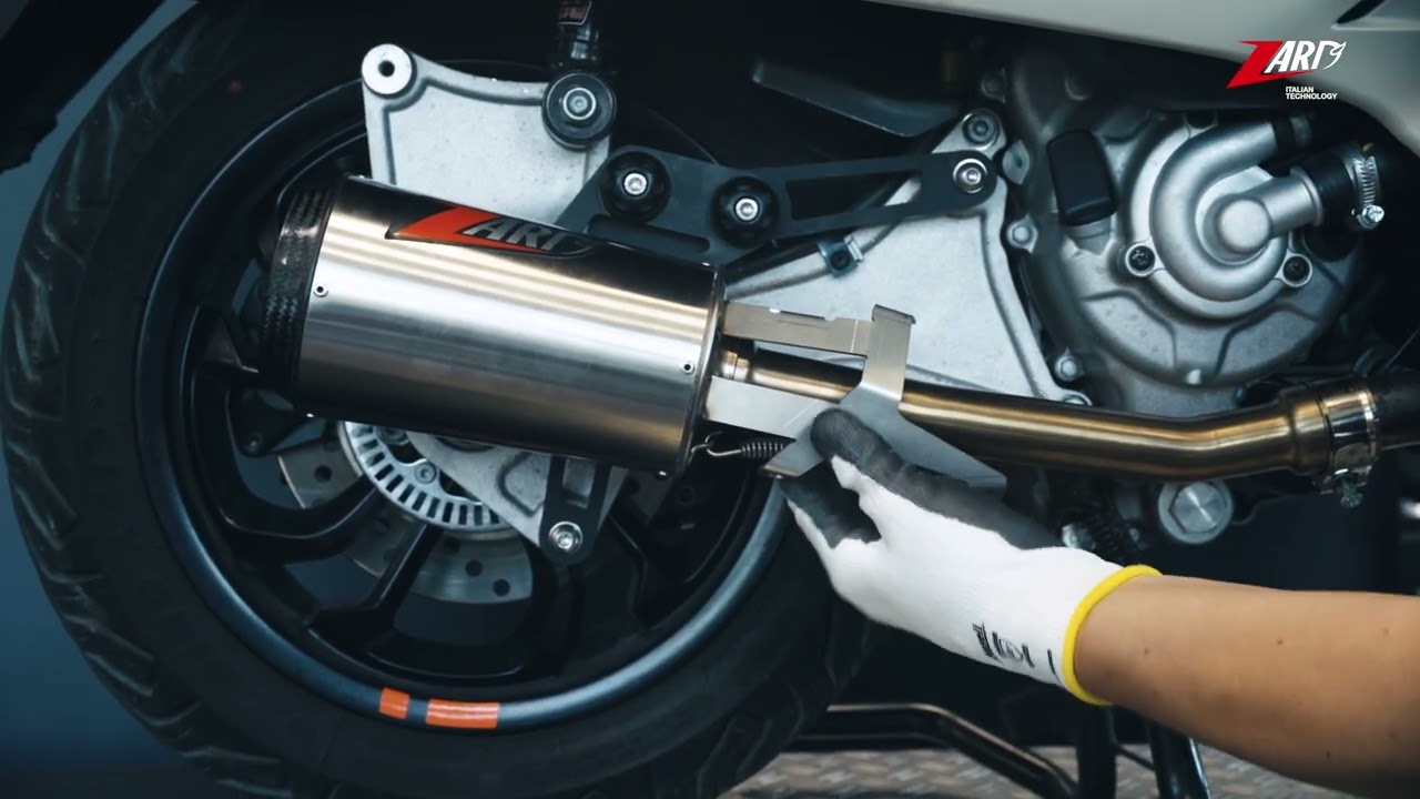 Fitting Instructions: Zard Slip-on for Piaggio Vespa 300 (2024)