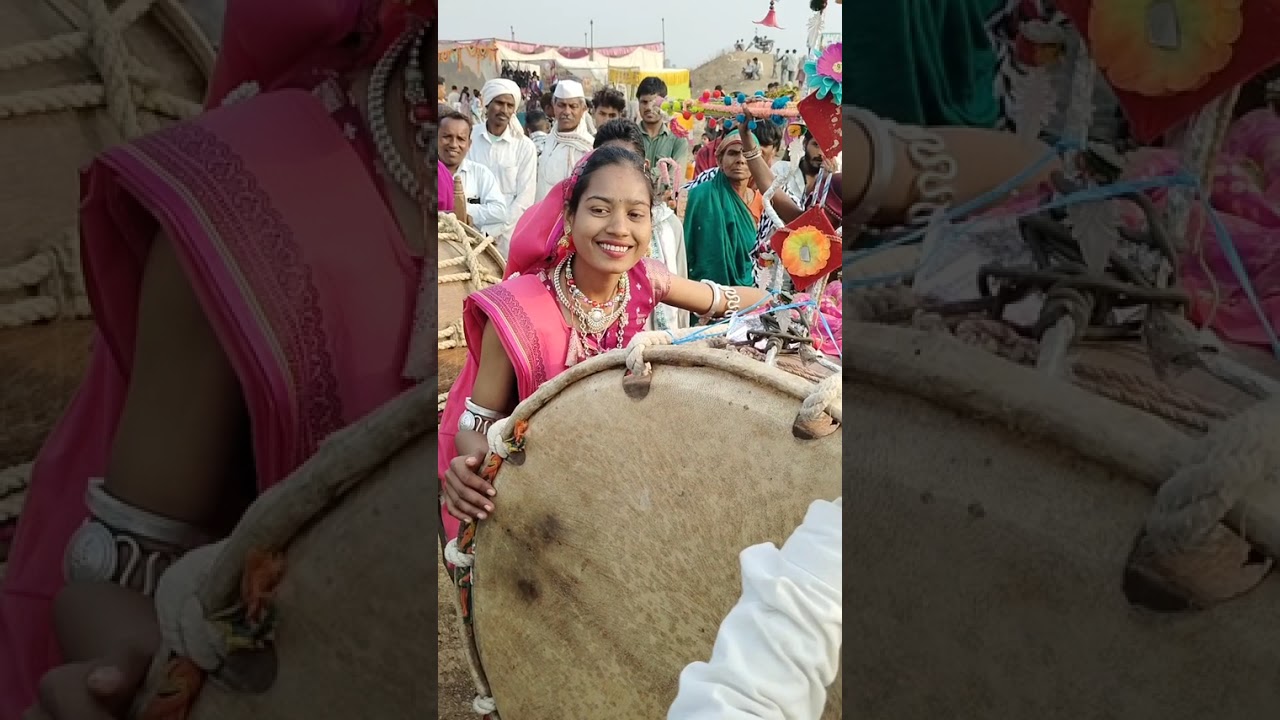 Bhandara khurd Mele me ladki Dhol bajate hue