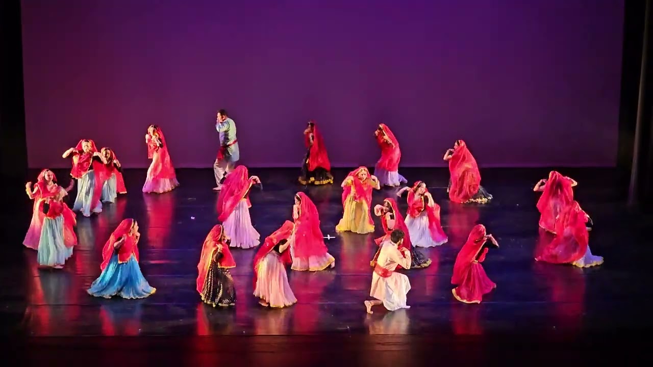 Ghoomar. Bollywood. Prácticas escénicas UNAM 2025.