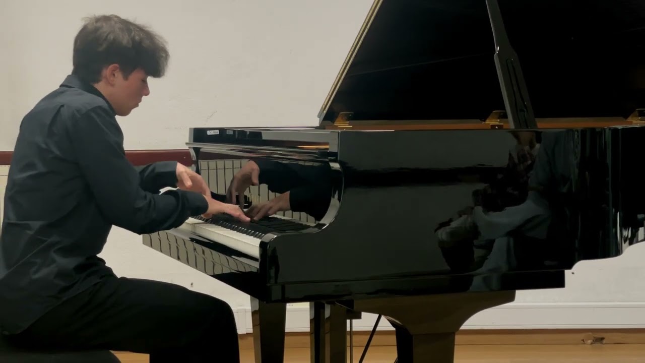 Rudi plays Rachmaninoff