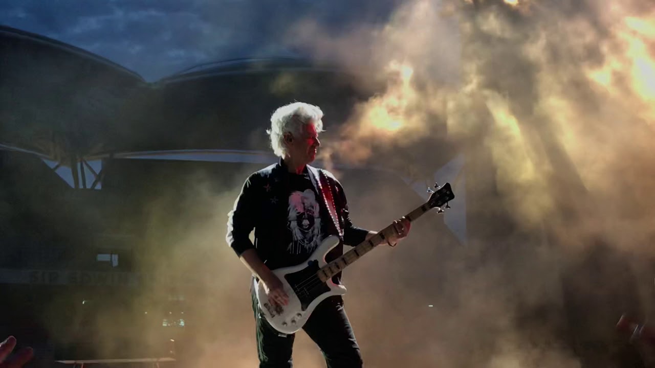 U2 - Sunday Bloody Sunday  / I Will Follow @ Adelaide Oval 19/11/19 the Joshua tree tour