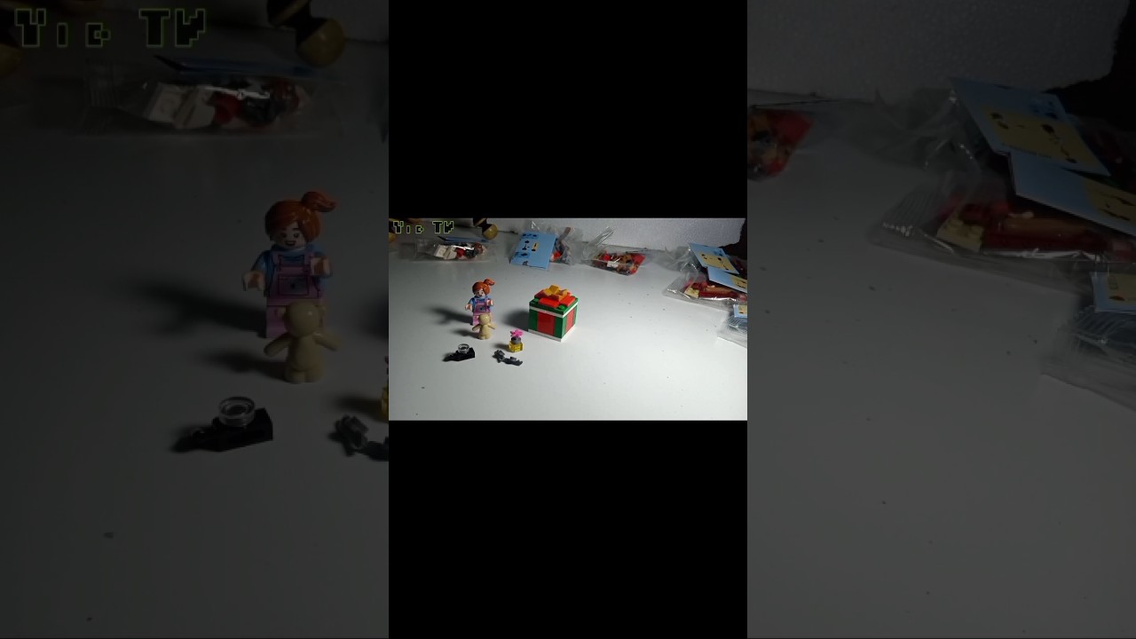 Lego Christmas Gift Box Minifigure Set Unboxing #lego #legominifigures #legoshorts #minifigures