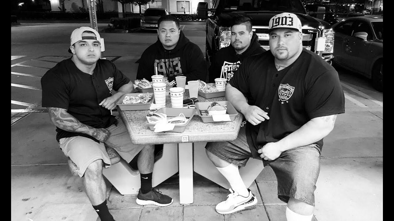 LATE NIGHT FOOD RUN | HEAVY BENCH PRESS | STRENGTH CARTEL Q&A -BIG BOY