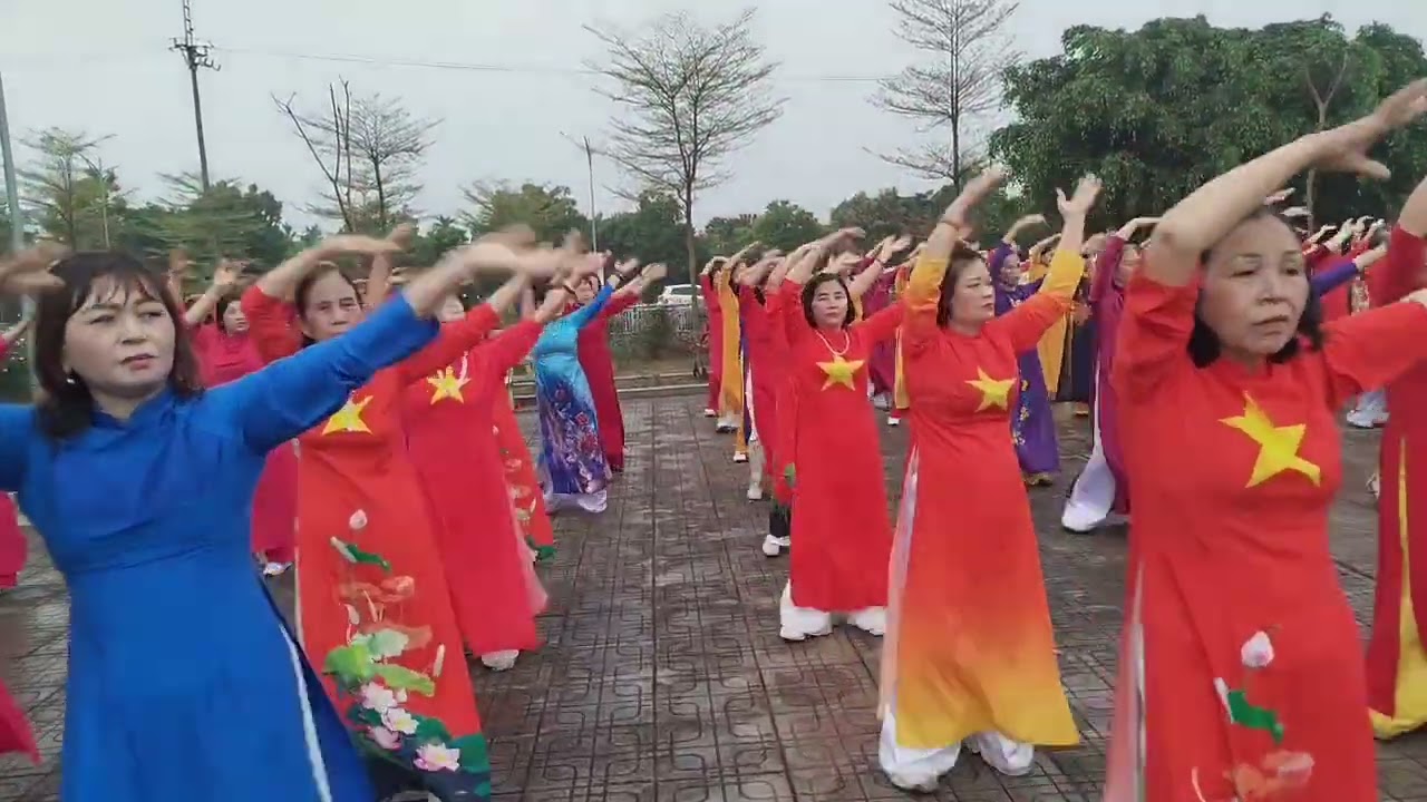 Phụ nữ xã thanh trì đồng diễn ngày 8-3 năm 2026