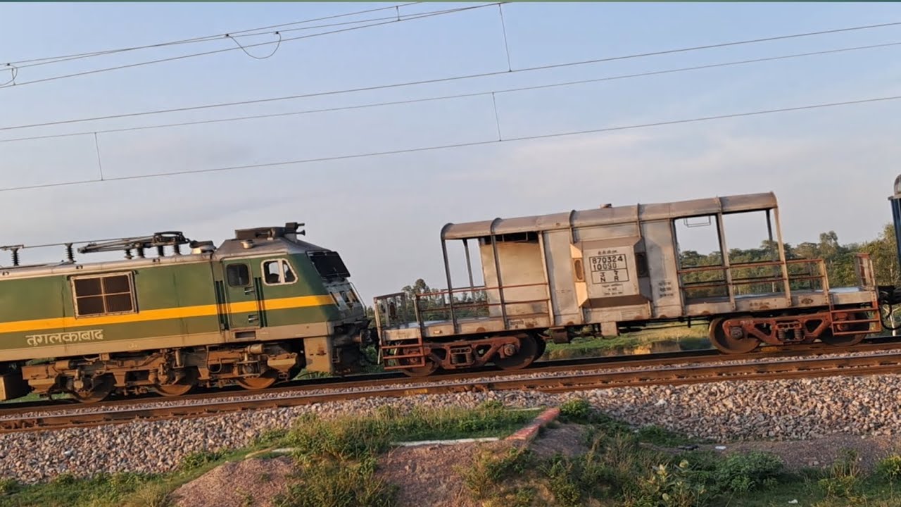 The Goods Train Bypassing Sarayan River Sitapur City Railway स्टेशन!! माल गाड़ी पासिंग करते हुए?