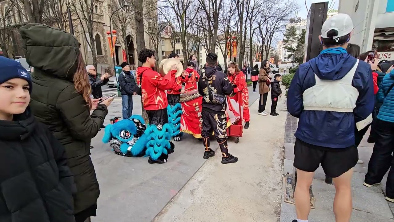 Chinesisches Neujahrsfest in Paris 🇫🇷🐉 Straßen-Show im Chinatown