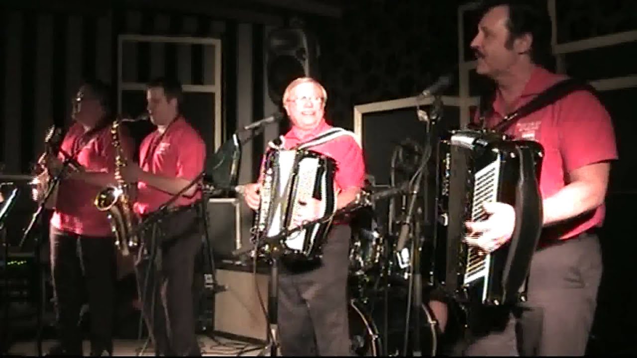 Walter Ostanek - Polka Medley (Live in Holland - May 09, 2009)