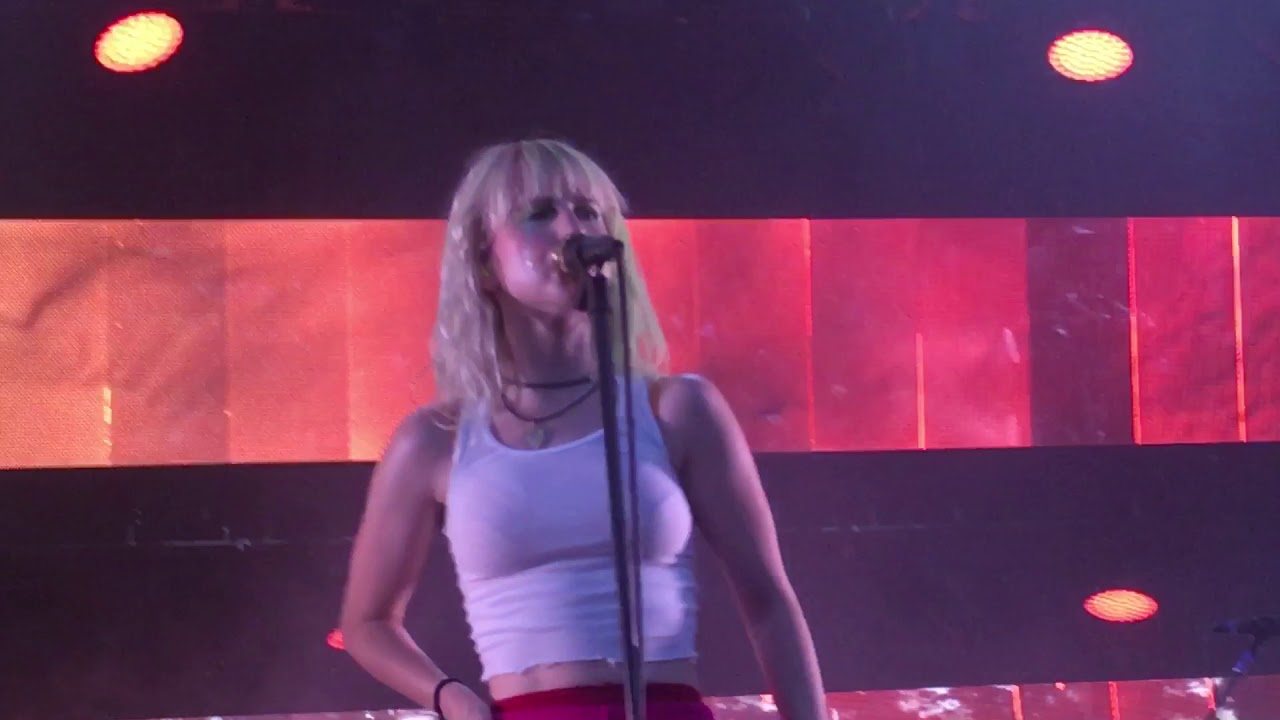 Crush Crush Crush - Paramore (Tour 5 OKC)