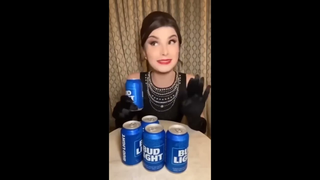 ICYMI: Viral Video Bud Light - March Madness, ft. Dylan Mulvaney (2023)