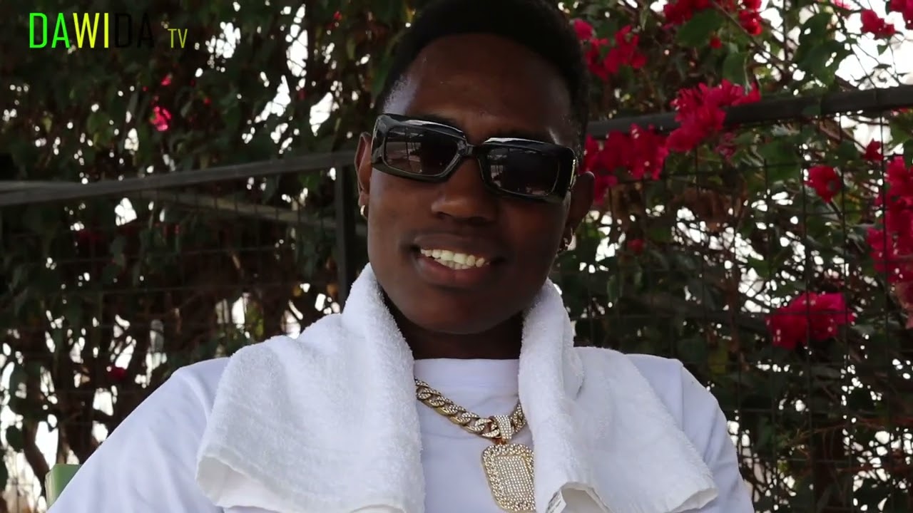 ONE ON ONE INTERVIEW WITH TAITA TAVETA ARTIST TOMMY DEE JONES