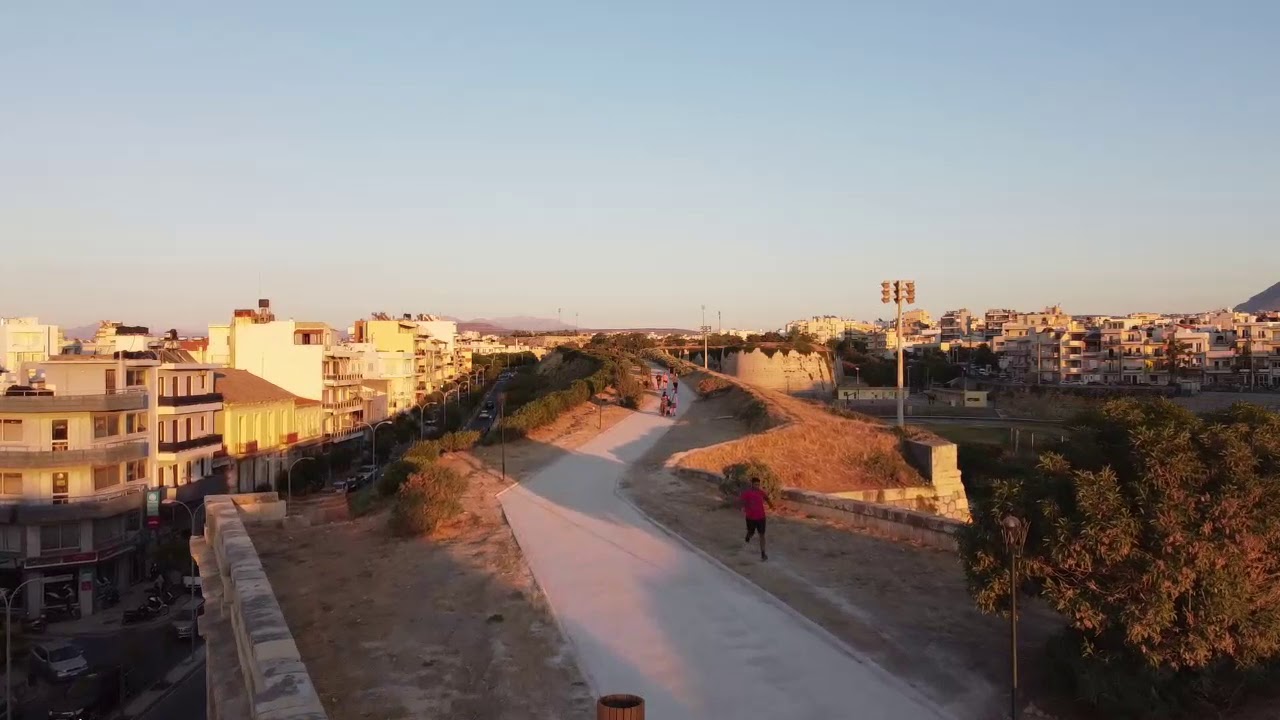 Βόλτα στα Ενετικά Τείχη