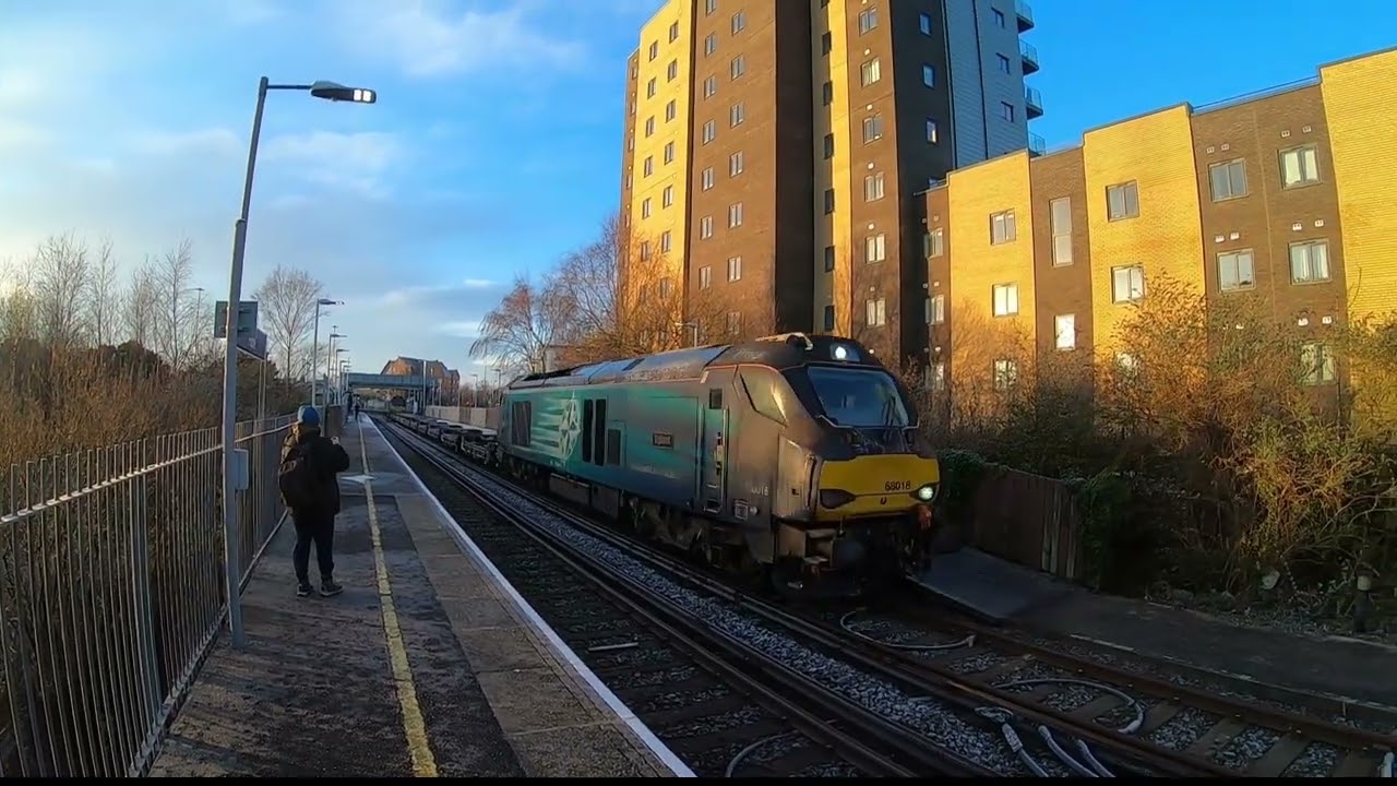 Trains at Poole January 2023